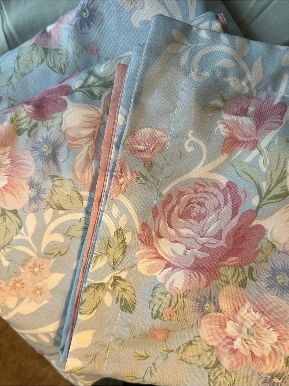 Floral Bow Decorative Queen Duvet cover and 2 shams- Pink on Light Blue